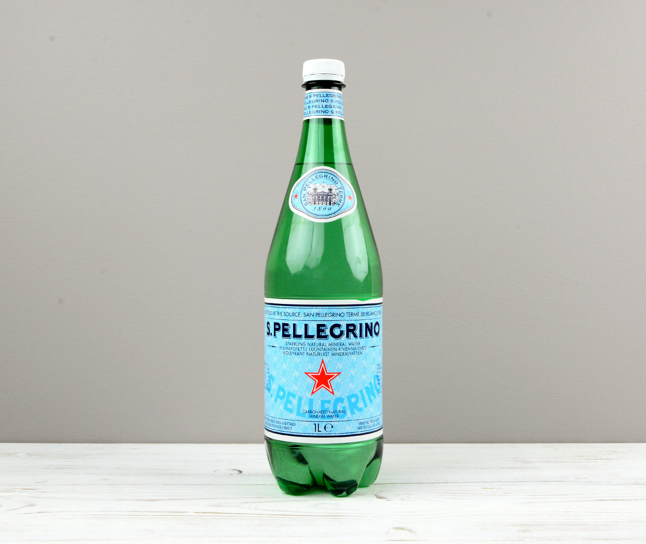 S.Pellegrino Sparkling Water (750ml)